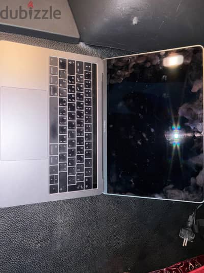 MacBook Pro 2017 13-inch with original accessories