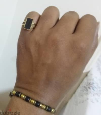 للبيع  ساعة و رابطه ذهب صيني بسعر ٢٠٠ جنيه
