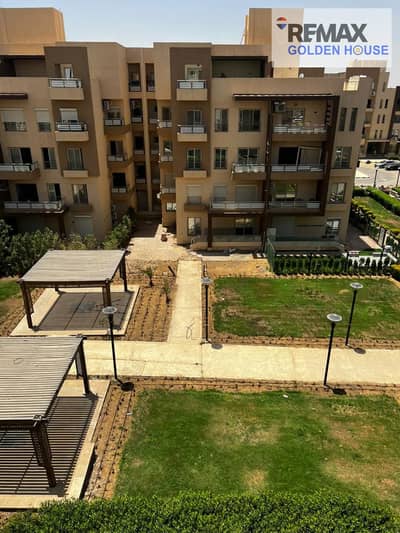 240 متر 3 غرف و 3 ح للبيع تشطيب الترا سوبر لوكس في كمبوند وصال فيوز في مدينه الشروق و امام مدينتي و بجوار الجامعه البريطانيه و علي طريق السويس مباشره