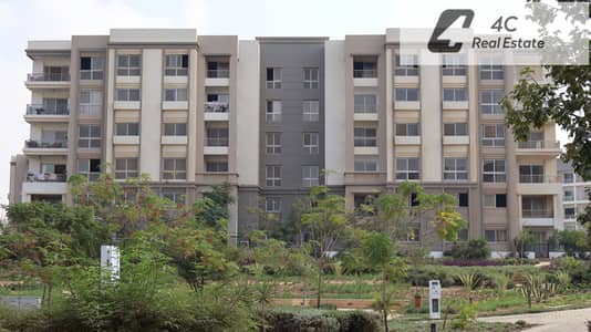 Apartment for sale 233m ready to move very prime location View landscape  in Hyde Park New Cairo Fifth Settlement near Mivida & Mountain view Icity