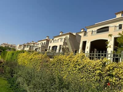 Townhouse with a distinctive view in Patio 5 East, next to Sodic East