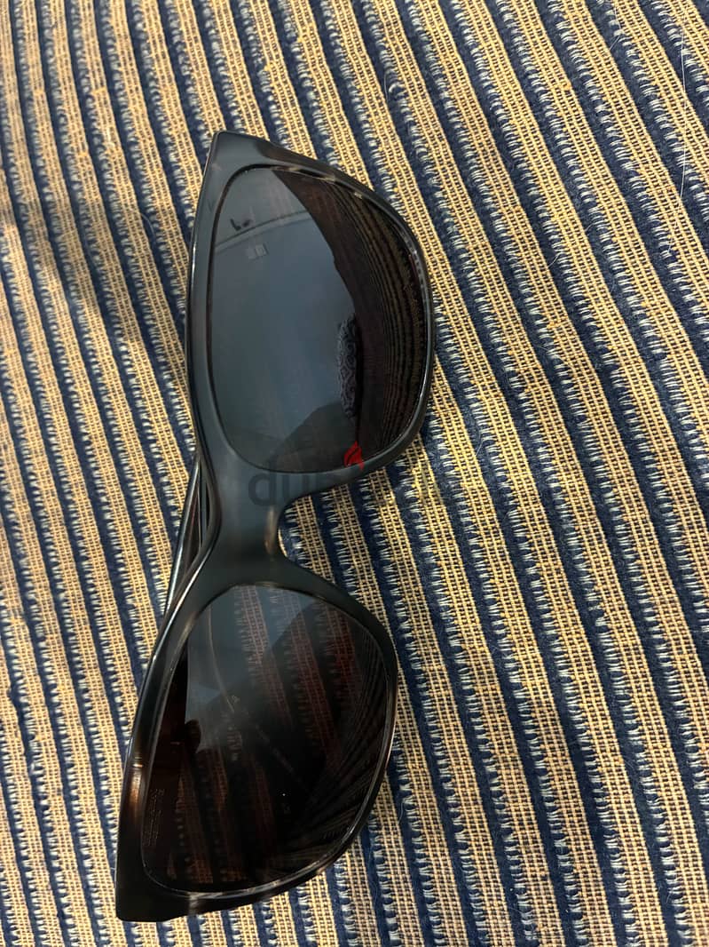 Giorgio Armani 1