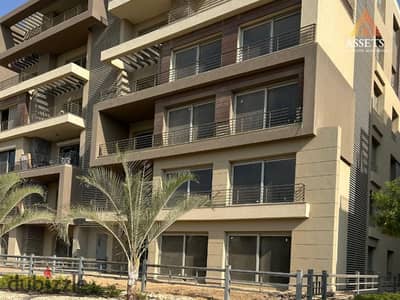 شقة بتشطيب فاخر بالتكيفات استلام فوري فيو مميز على لاندسكيب للبيع في كمباوند بالم هيلز نيو كايرو التجمع الخامس