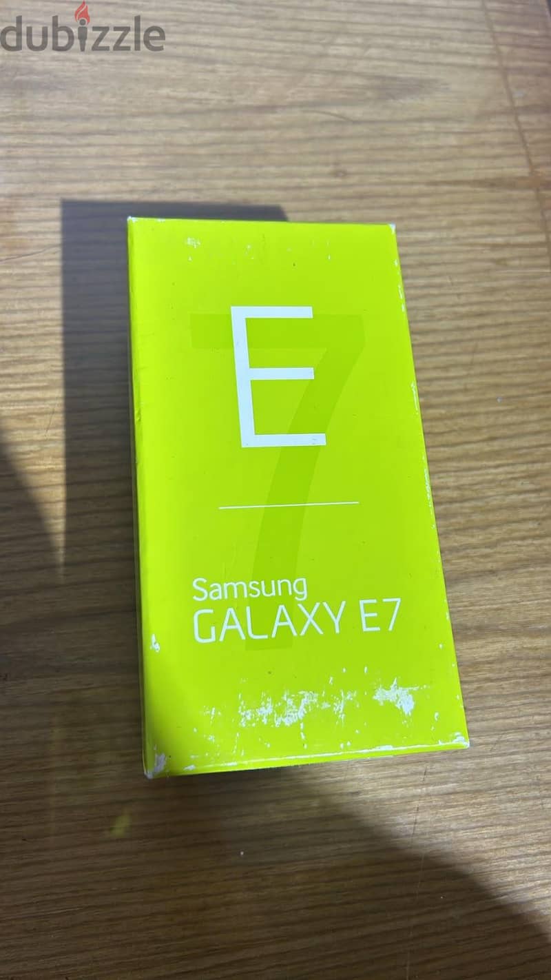 Samsung Galaxy E7 4