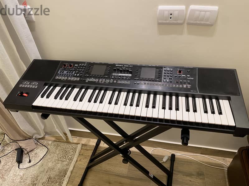 Roland E-A7 Arranger Keyboard 1