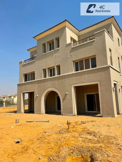 Villa 687m for sale in Emaar - Uptown Cairo Fully finished | Ready to move