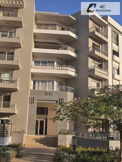 168m² apartment for sale in Hyde Park next to Mivida. Lowest monthly payment for quick sale. Excellent layout, open view landscape. Ready for viewing.