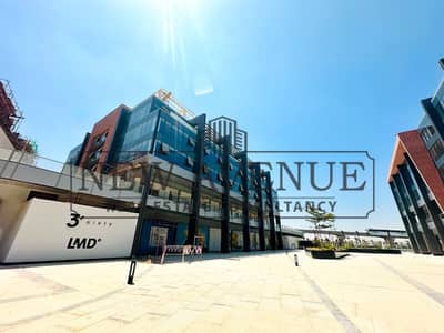 محل تجاري Corner بمساحة 137 م² للبيع في منطقة الأعمال الرئيسية بموقع مميز داخل مشروع 3sixty by LMD  القاهرة الجديدة، مناسب للعلامات التجارية الفاخرة.