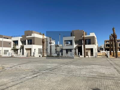 استلم فوري فيلا تاون هاوس ريسيل في بالم هيلز التجمع الخامس Palm Hills New Cairo