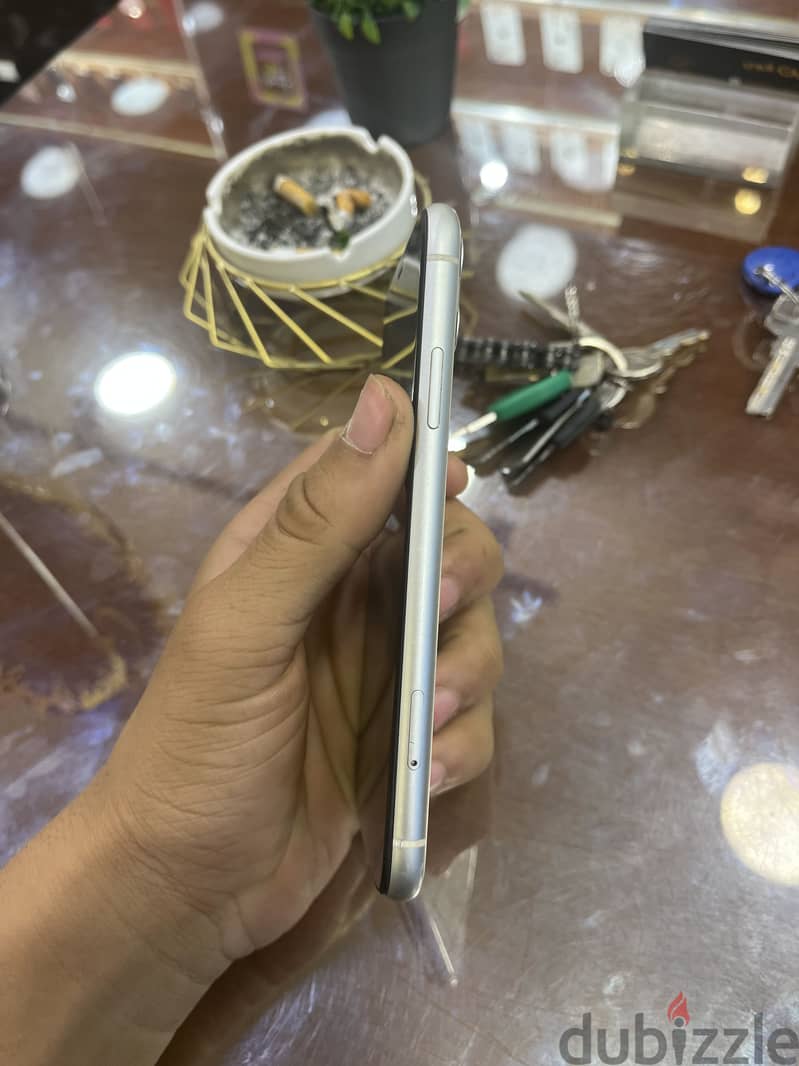 Apple - iPhone 11 3