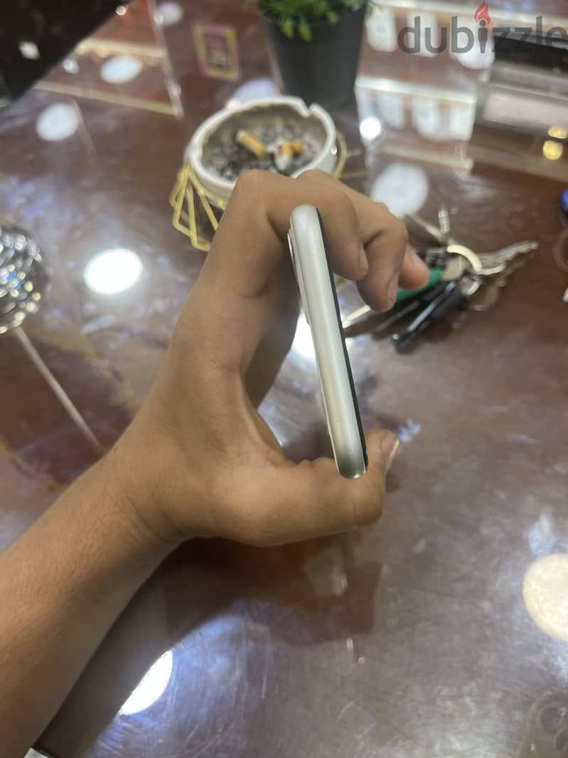 Apple - iPhone 11 4