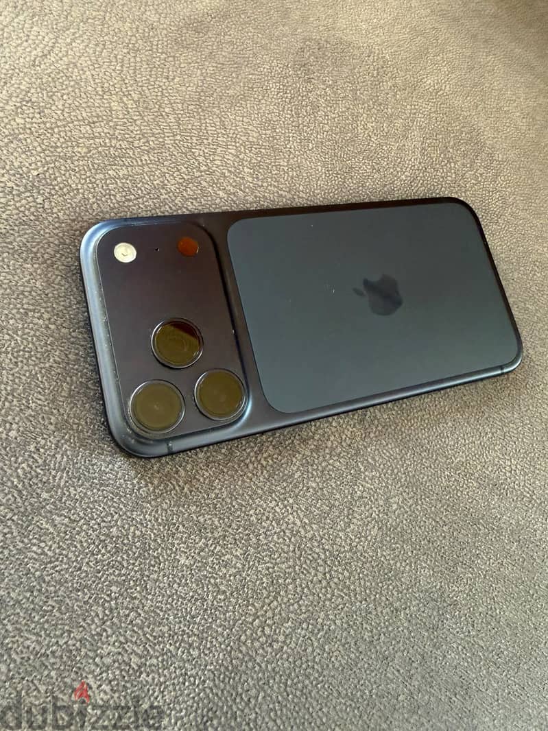 Apple - iPhone 17 Pro Max 1