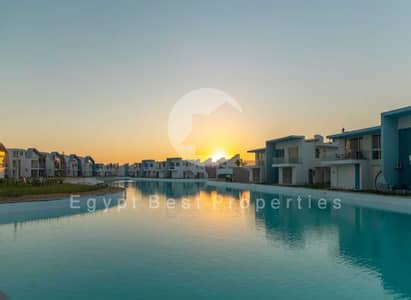 شاليه للبيع  في فوكا باي راس الحكمه لشركة تطوير مصر بالساحل الشمالي شايف البحر