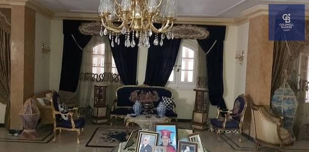 فيلا بالكامل للبيع مقسمة شقق جاهزة للسكن فوراً | فرصة استثمارية | [الحي الاول] التجمع الخامس