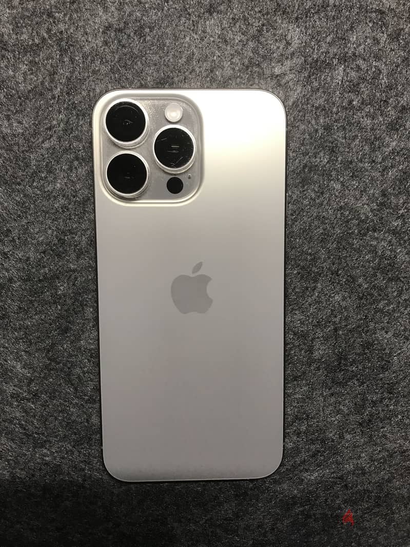 iPhone 15 Pro Max 2