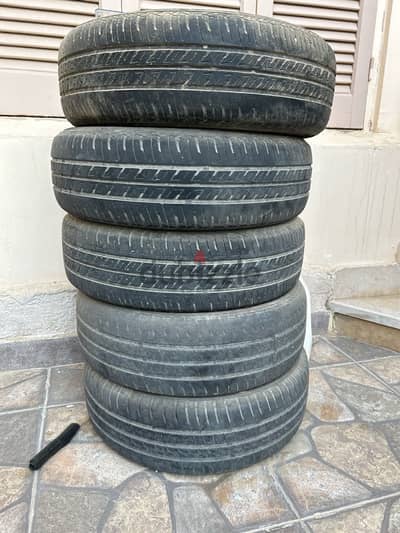 كوتش مستعمل مقاس ١٥ ١٨٥/٦٥