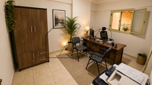 Administrative headquarters for rent in Cleopatra Beach 120m