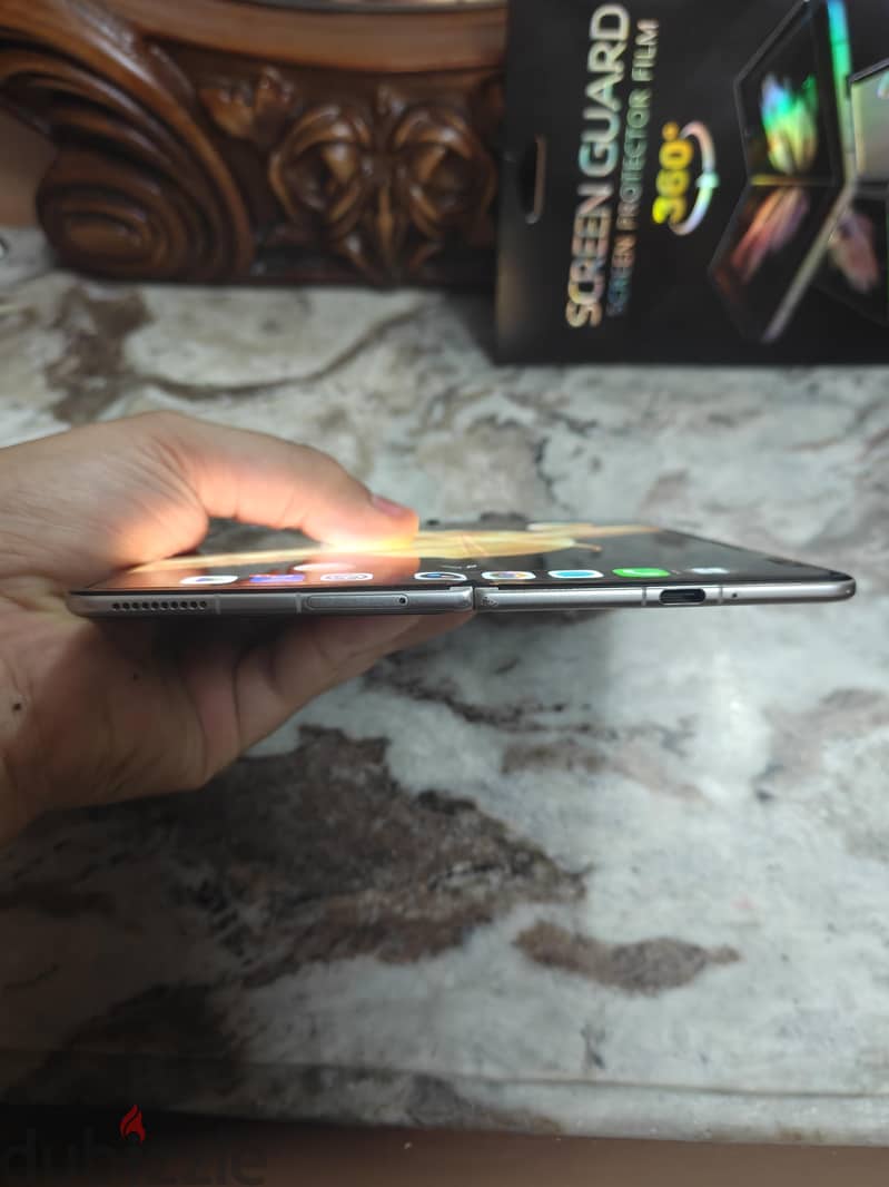 Honor Magic V3 9