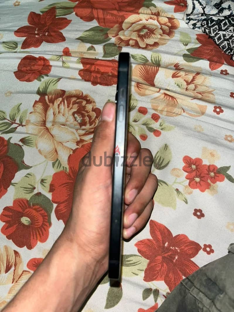 Apple - iPhone 15 plus 3