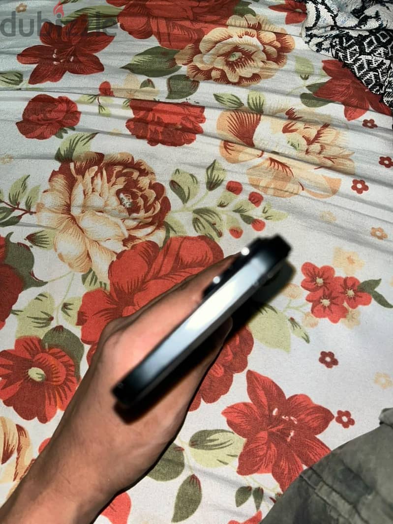 Apple - iPhone 15 plus 4