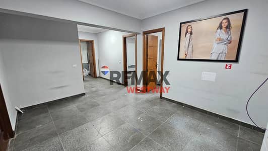 مكتب او عيادة للايجار في لازورد مول قلب الشيخ زايد office or clinic for rent in lazurde mall in the heart of el sheikh zayed