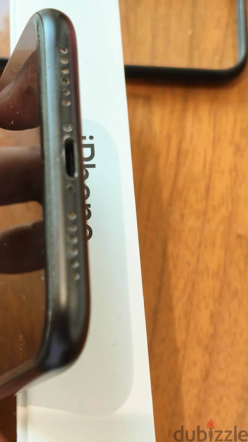 Apple - iPhone XR 9
