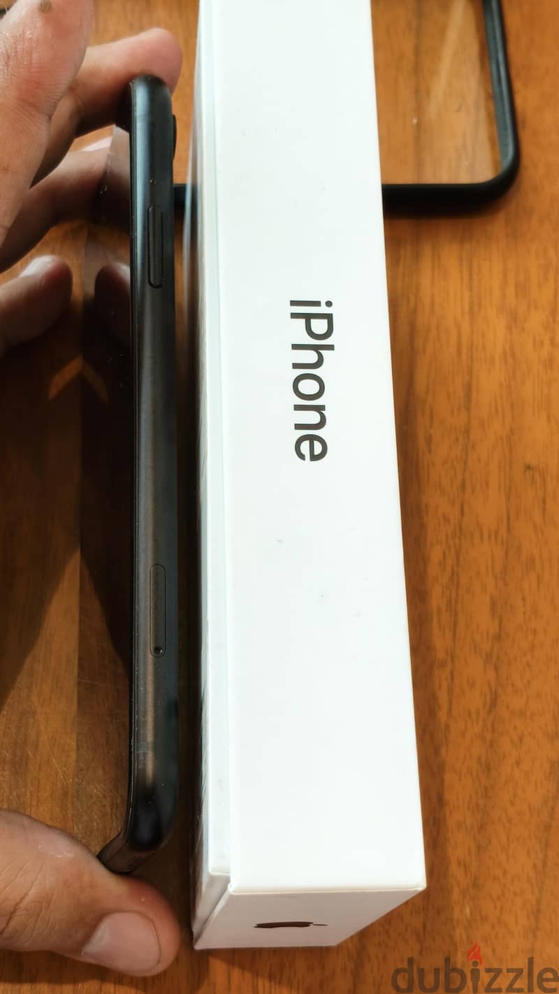 Apple - iPhone XR 10