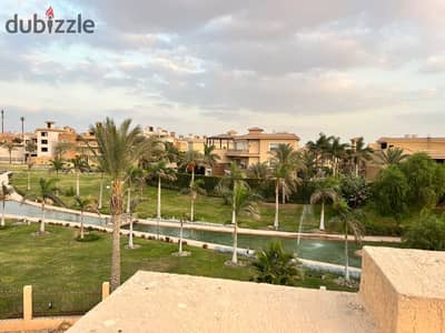 فيلا مستقلة فاخرة للبيع في لا رويس 900 متر على أرض 1200 متر بالتجمع الخامس