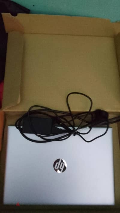 لاب توب hp بحاله زيرو اسيراد من الخارج بحاله ممتازه  / الشاحن الاصلي