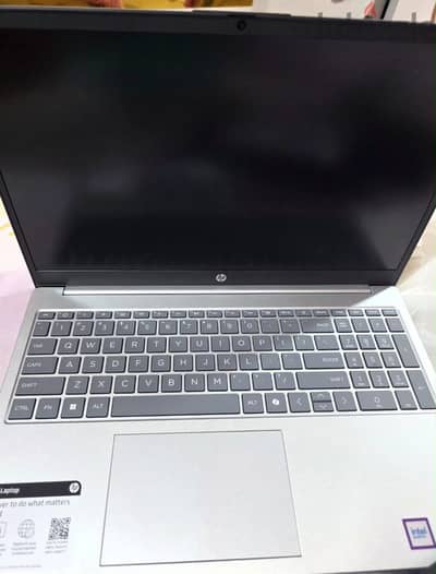 تابلت HP  مساحه 512 رام 8 قابل للزياده حالته جديده لم يستعمل اكتف فقط