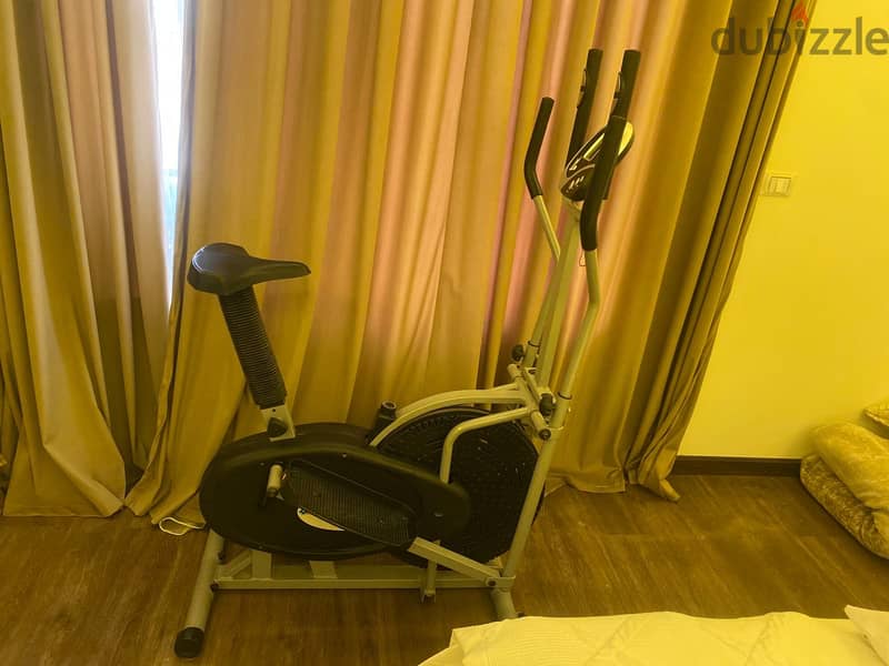 ELLIPTICAL  MACHINE It's new, I haven't used it 1