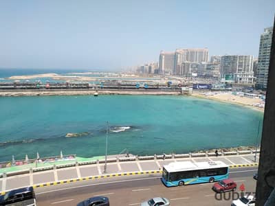 Shop for rent directly by the sea, suitable for brands and commercial agencies
