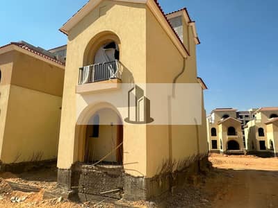 Own a corner townhouse with a double view in Cavana, a prime location within Sarai Future City, with a low down payment.