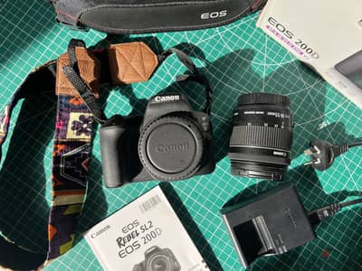 Canon 200D + 18-55mm – حالة ممتازة جدًا واستخدام قليل