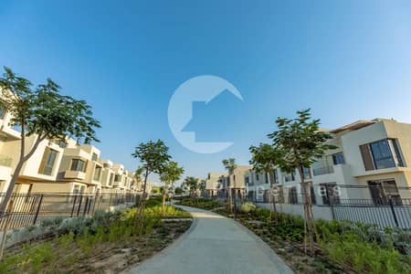3 غرف نوم شقة متشطبة للبيع في سوديك ايست استلام فورى بالتقسيط على 10 سنين بمقدم 5%