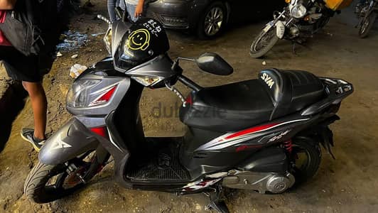 سكوتر اس ار 200