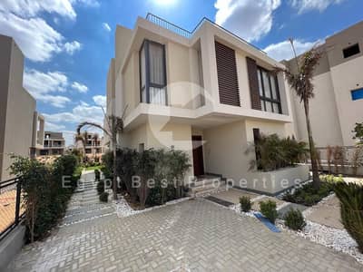 ستاندالون فيلا 6 غرف نوم للبيع في سوديك ايست استلام فورى بالتقسيط على 10 سنين بمقدم 5%
