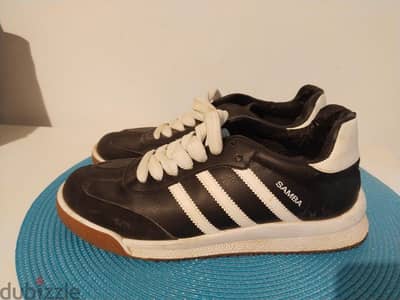 samba shoes كوتشي مقاس ٤٠