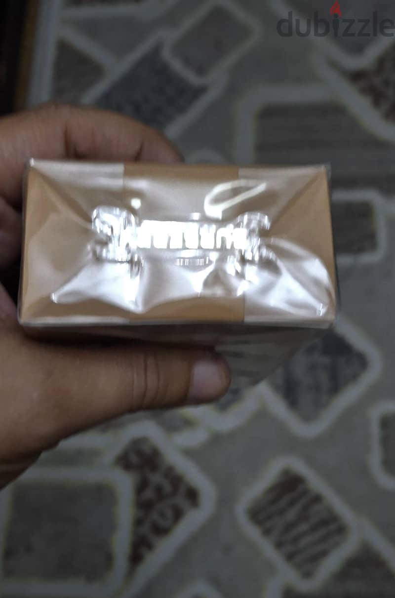 Burberry Gold 1