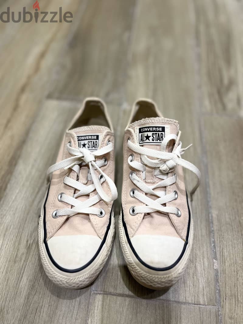 pink original converse in great condition 1