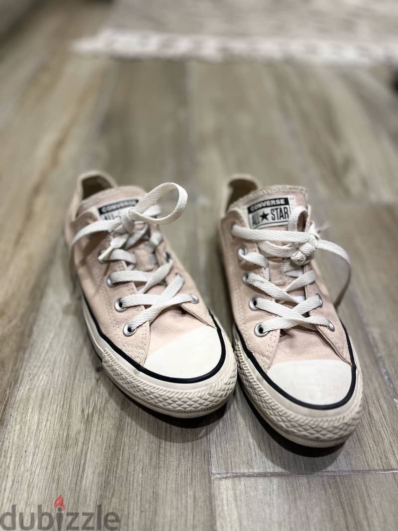 pink original converse in great condition 4