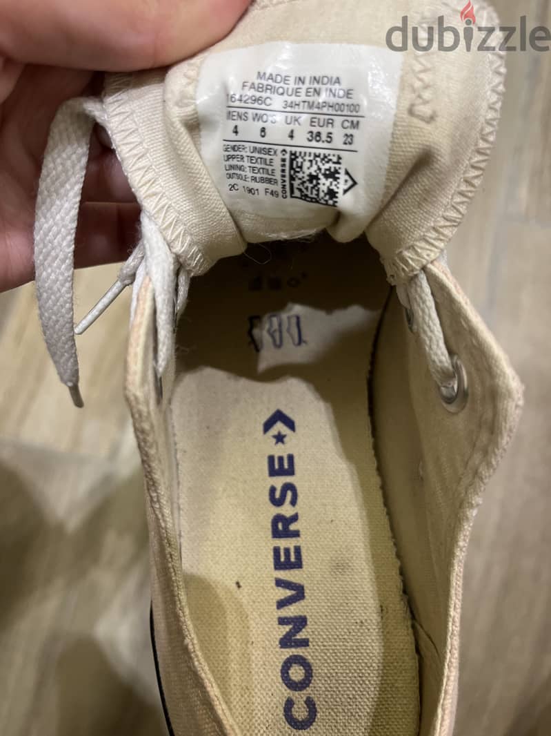 pink original converse in great condition 5