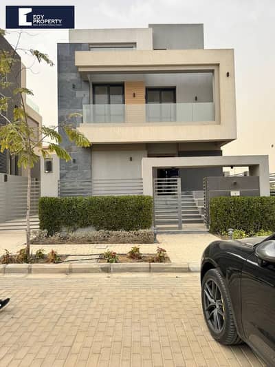 Villa stand alone for sale in la vista city new Cairo with very prime location
