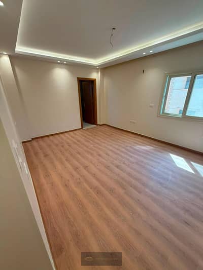 A rare unit that combines a large space,a private rooftop, privacy,high-end finishing,and a prime location,for a different living experience in zaida
