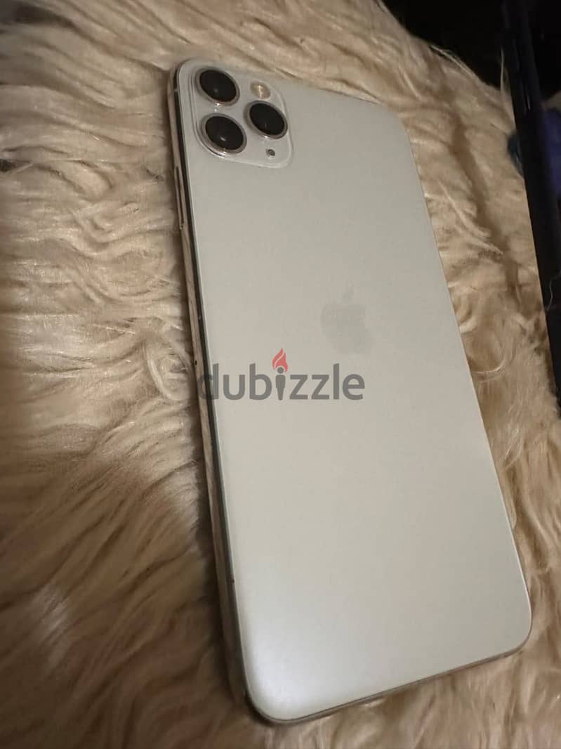 Apple - iPhone 11 Pro Max 4