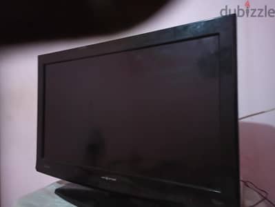 شاشه يونيفرسال ٣٢ شغاله بس فيها عيب