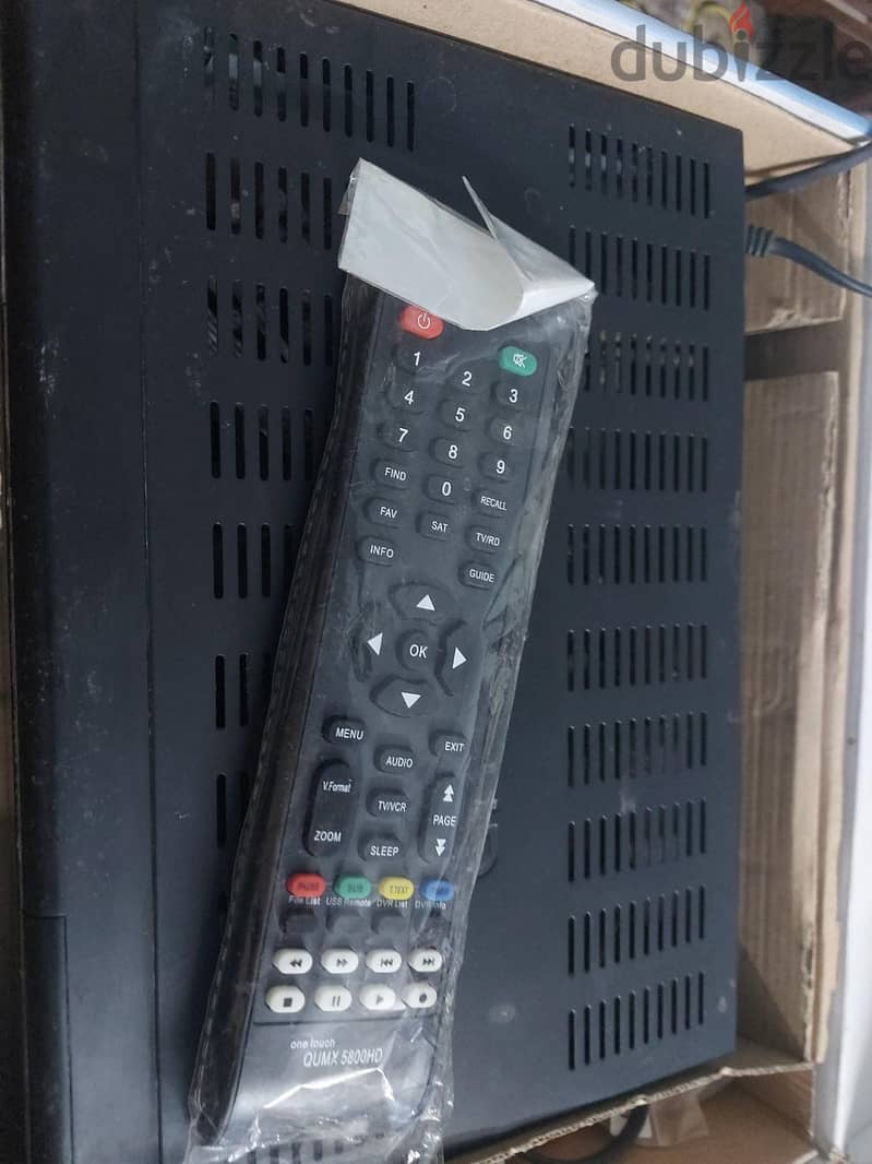 Qumax HD-5800 HD Receiver + Original Remote + Box 2