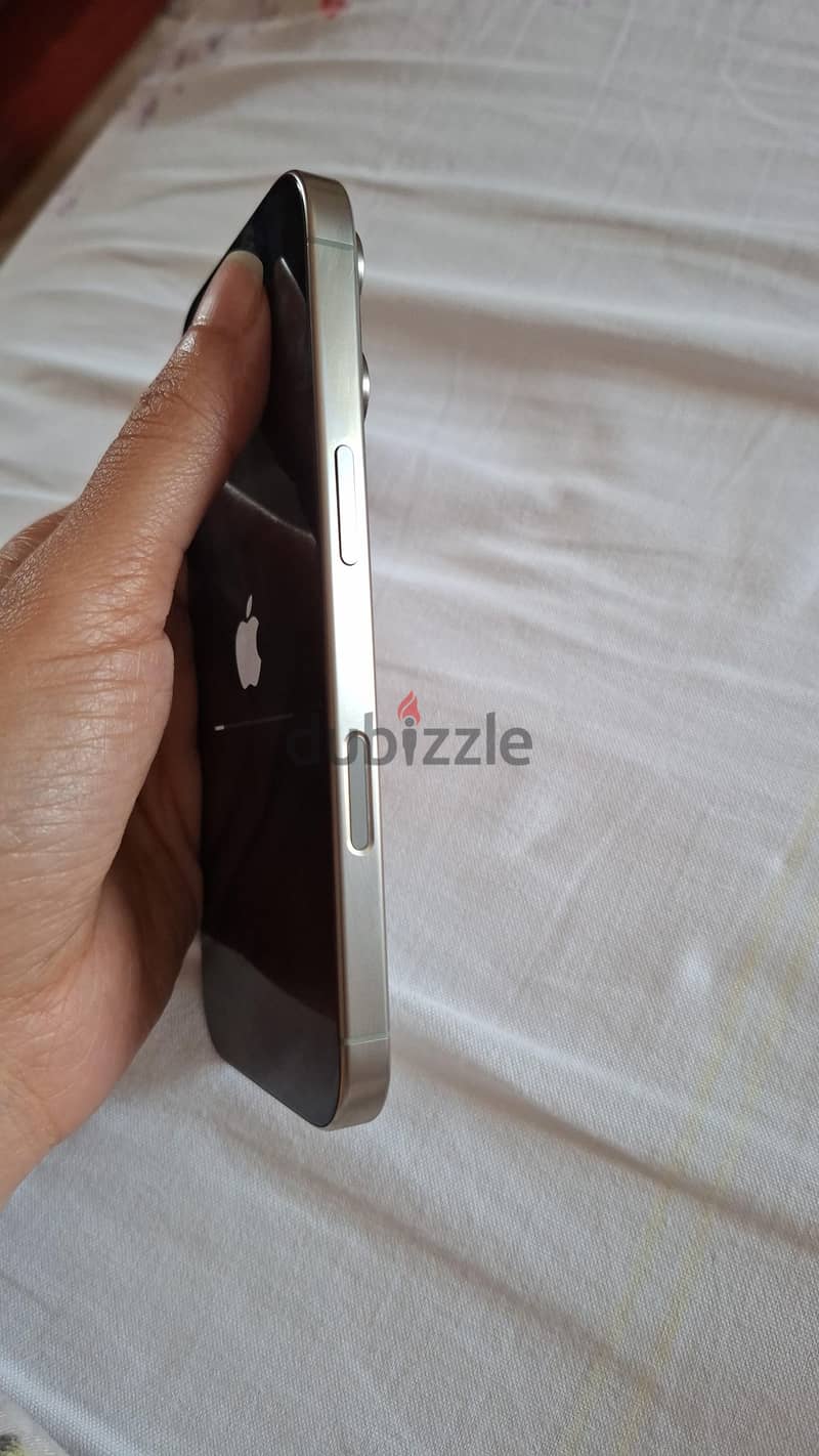iPhone 16 pro 3