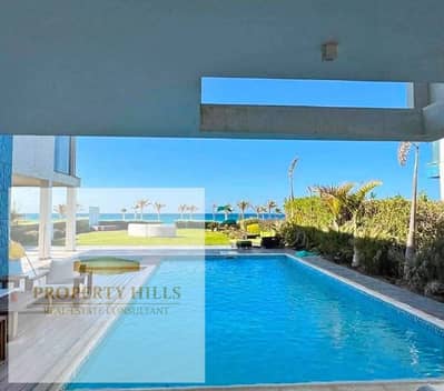 Villa for sale first row on the sea with a private swimming pool in installments over 10 years immediate