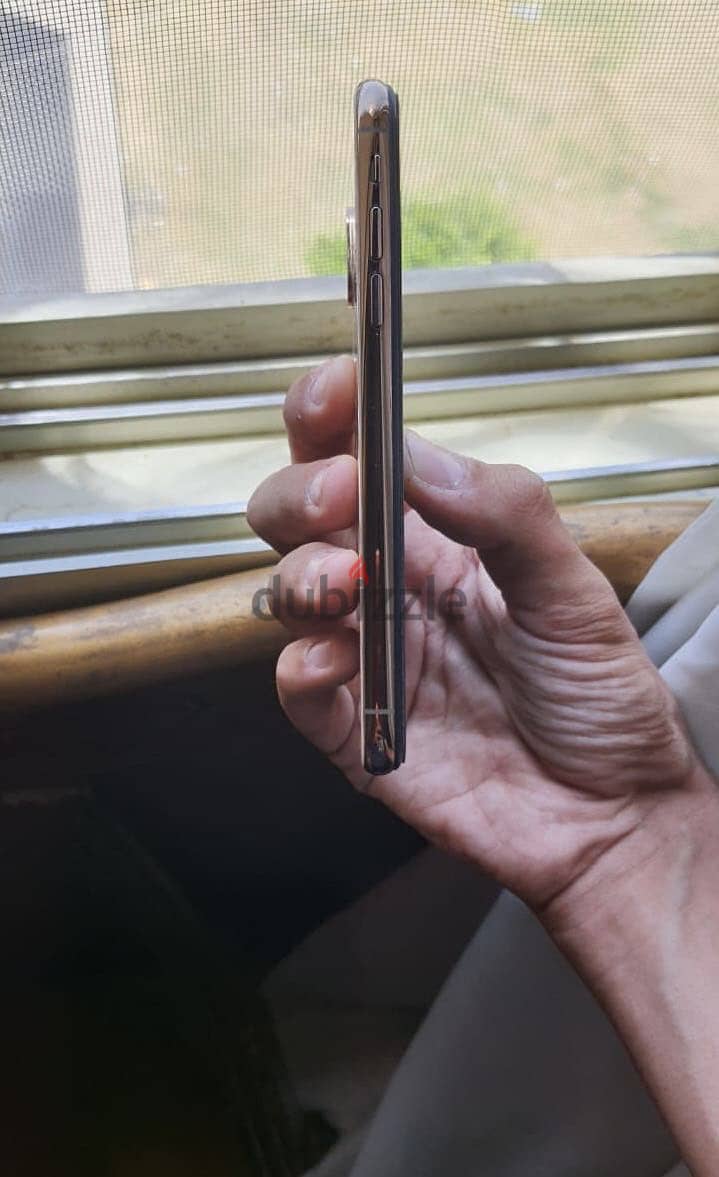 iPhone xs 4